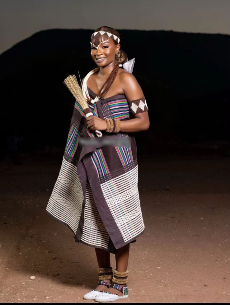 Formal traditional outfit inspiration